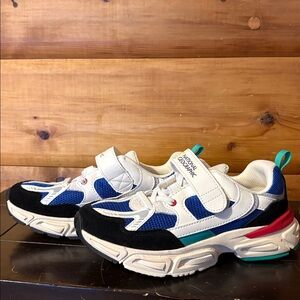 National Geographic Kids Contour Sneakers Size 3